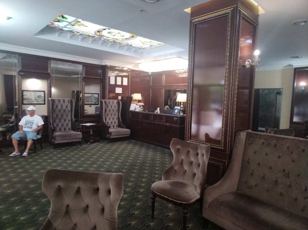 Bristol Central Park Hotel主图