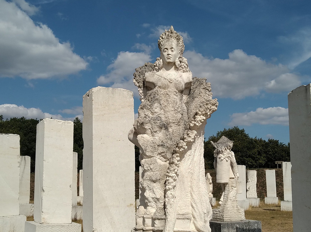 Les Lapidiales-Port d'Envaux必去景点