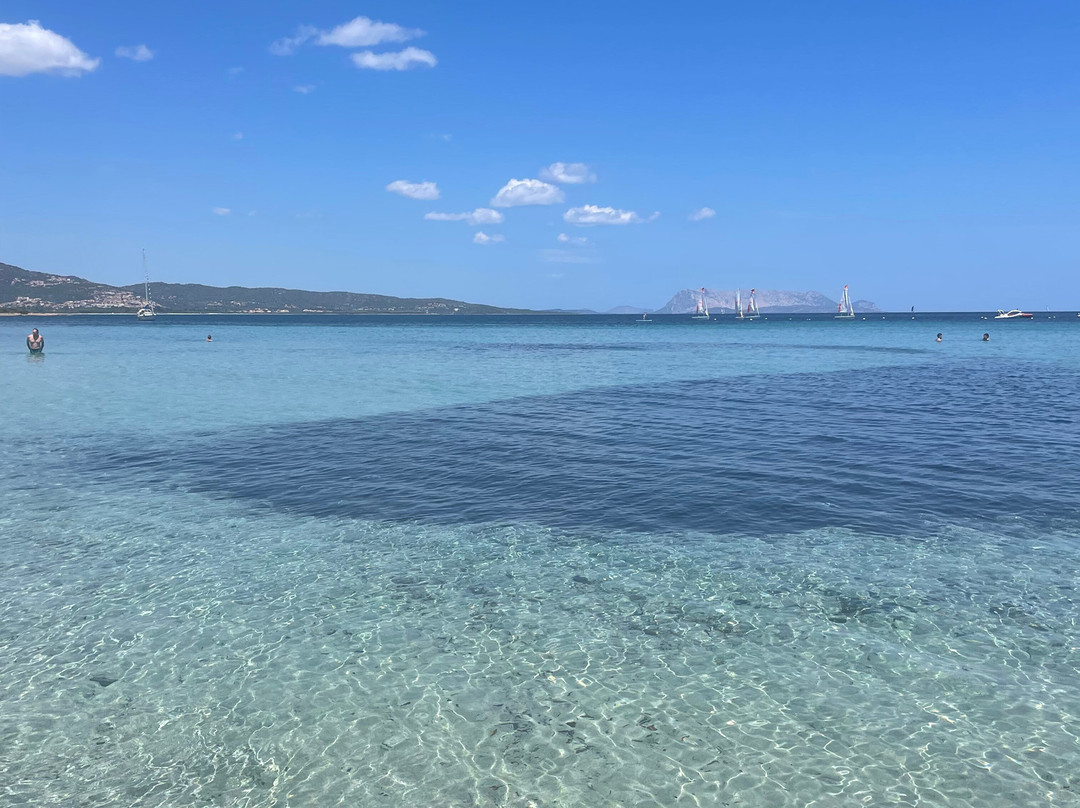 Spiaggia di Porto Ainu-Budoni必去景点