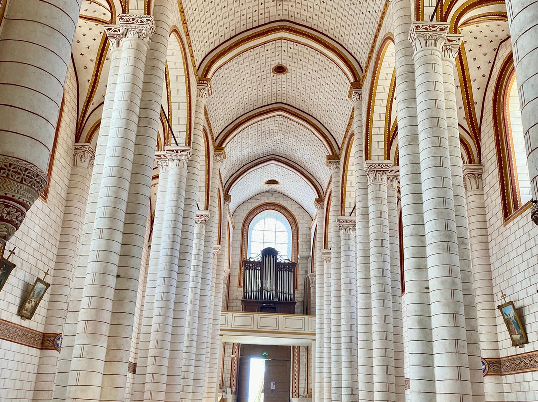 Église Saint-Pierre de Chauvigny-Chauvigny必去景点