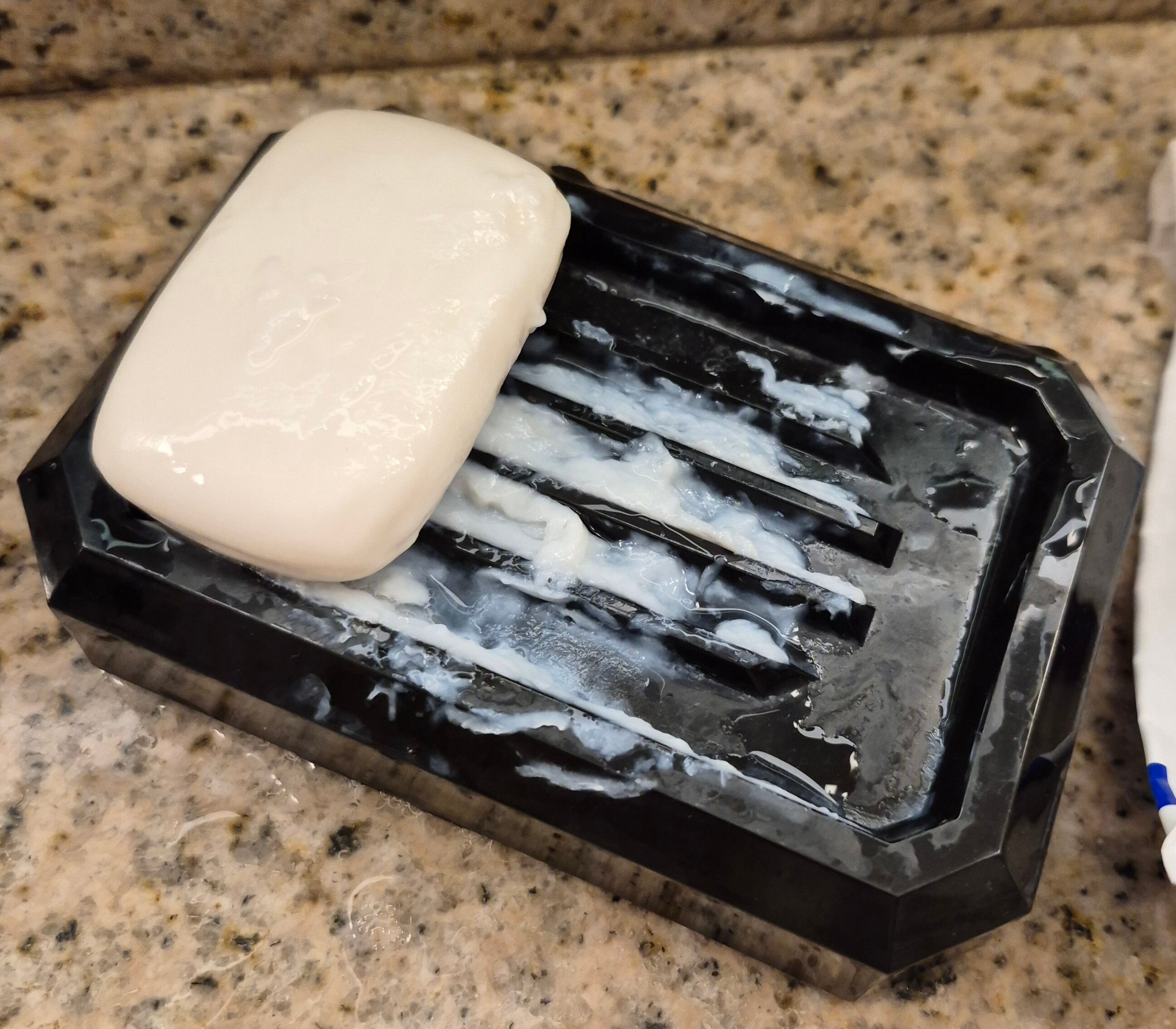 普利茅斯希尔顿花园酒店-浴室