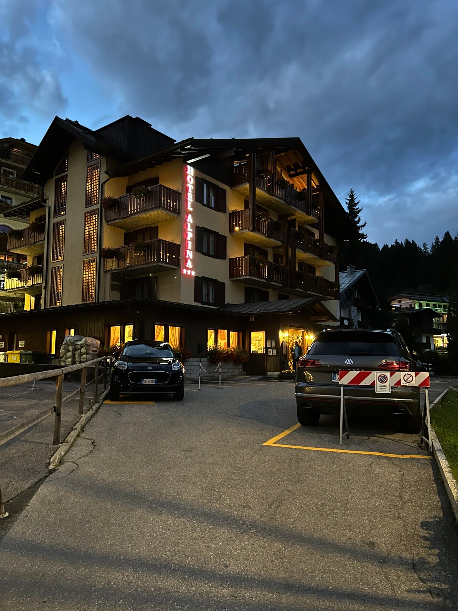 Hotel Alpina-官方