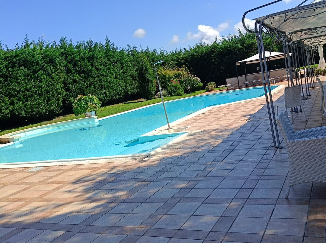 奥林匹亚酒店主图