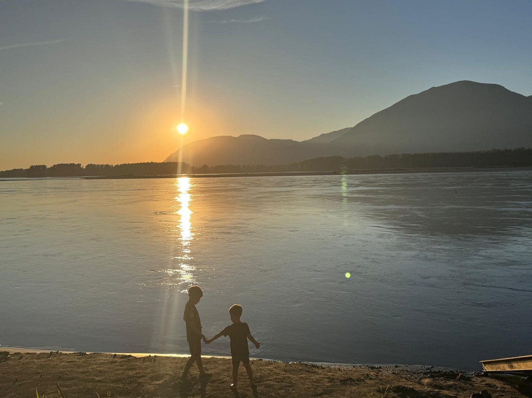 The Fraser River's Edge B&B Lodge主图