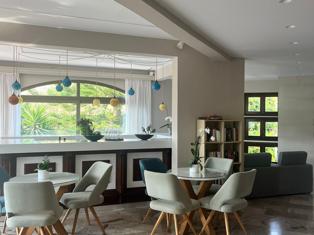 Elena Beach Hotel主图