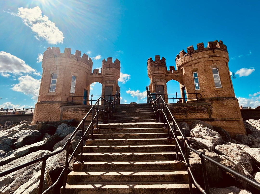 Withernsea Pier Towers-Withernsea必去景点
