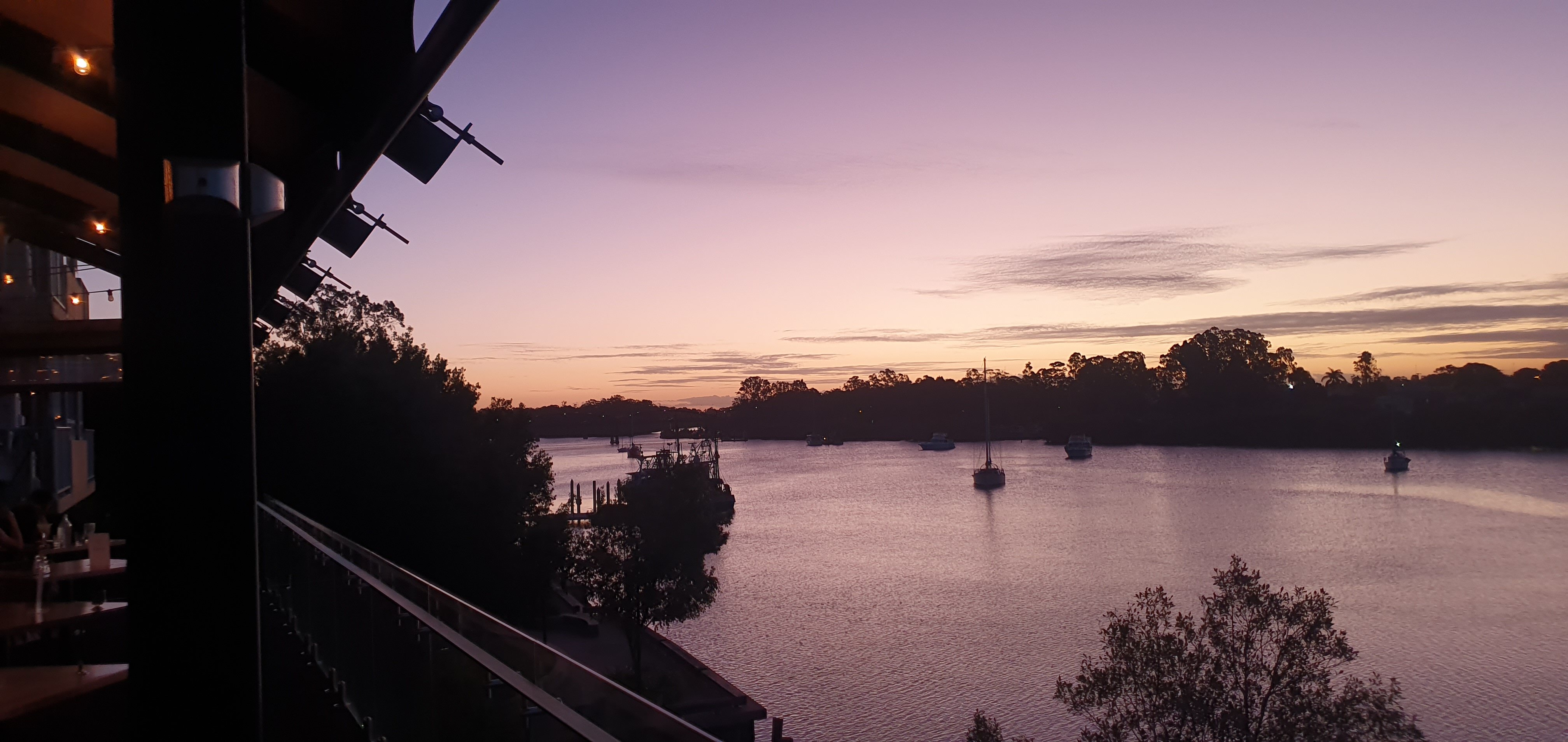 Burnett Riverside Hotel-官方