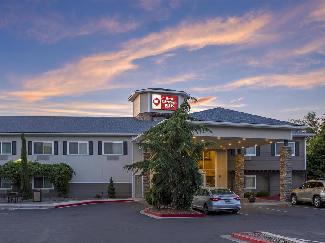 Buena酒店住宿-Best Western Plus Vintage Valley Inn