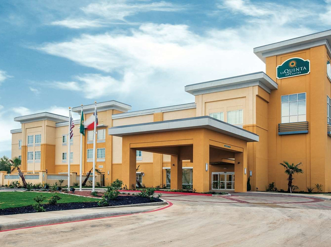 La Quinta Inn & Suites by Wyndham Cotulla