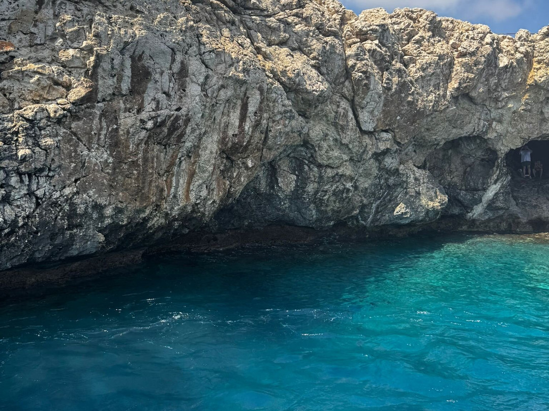 cornelia luxury yacht cruiser-普它肋斯必去景点