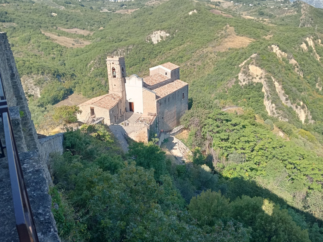 Belvedere Panoramico-Roccascalegna必去景点