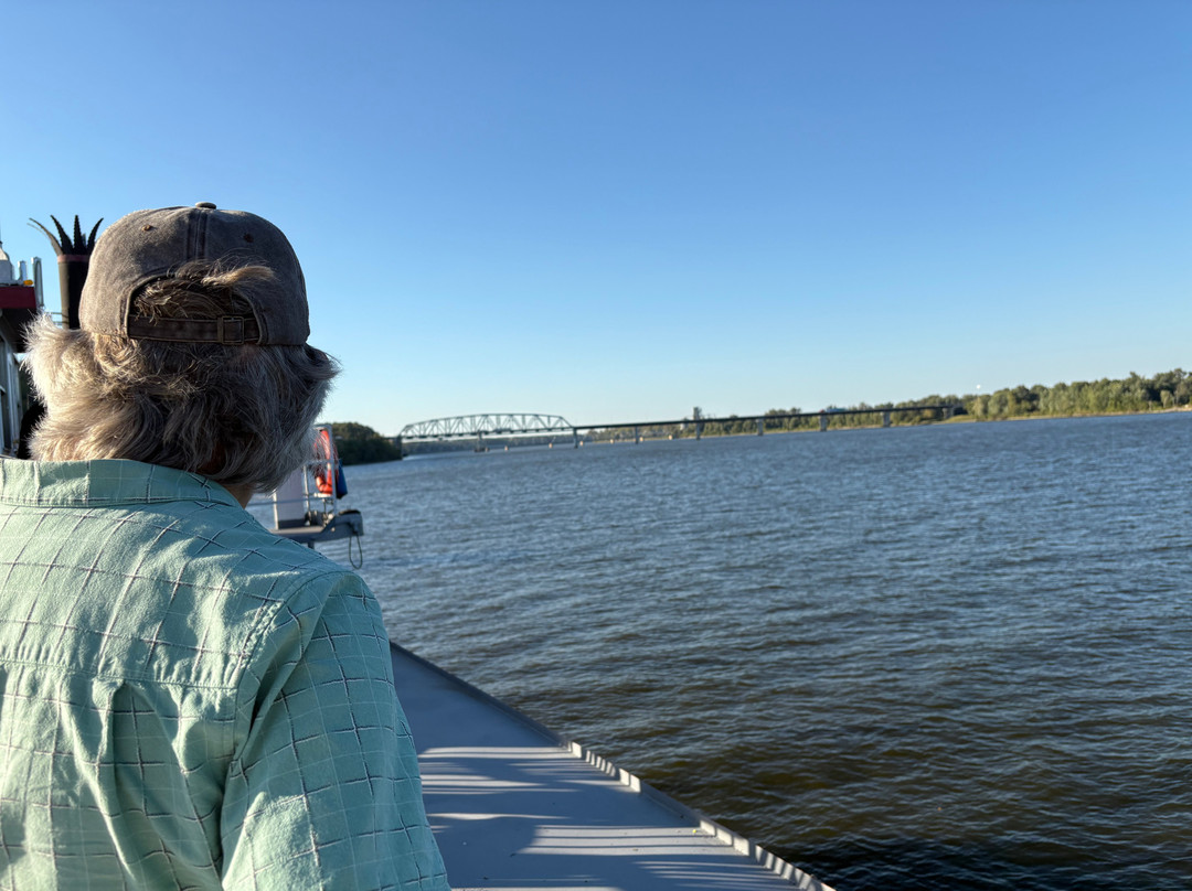 Mark Twain Riverboat Dinner Cruise-汉尼拔必去景点