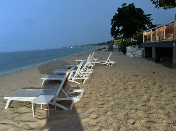 Travellers Beach Resort-泳池