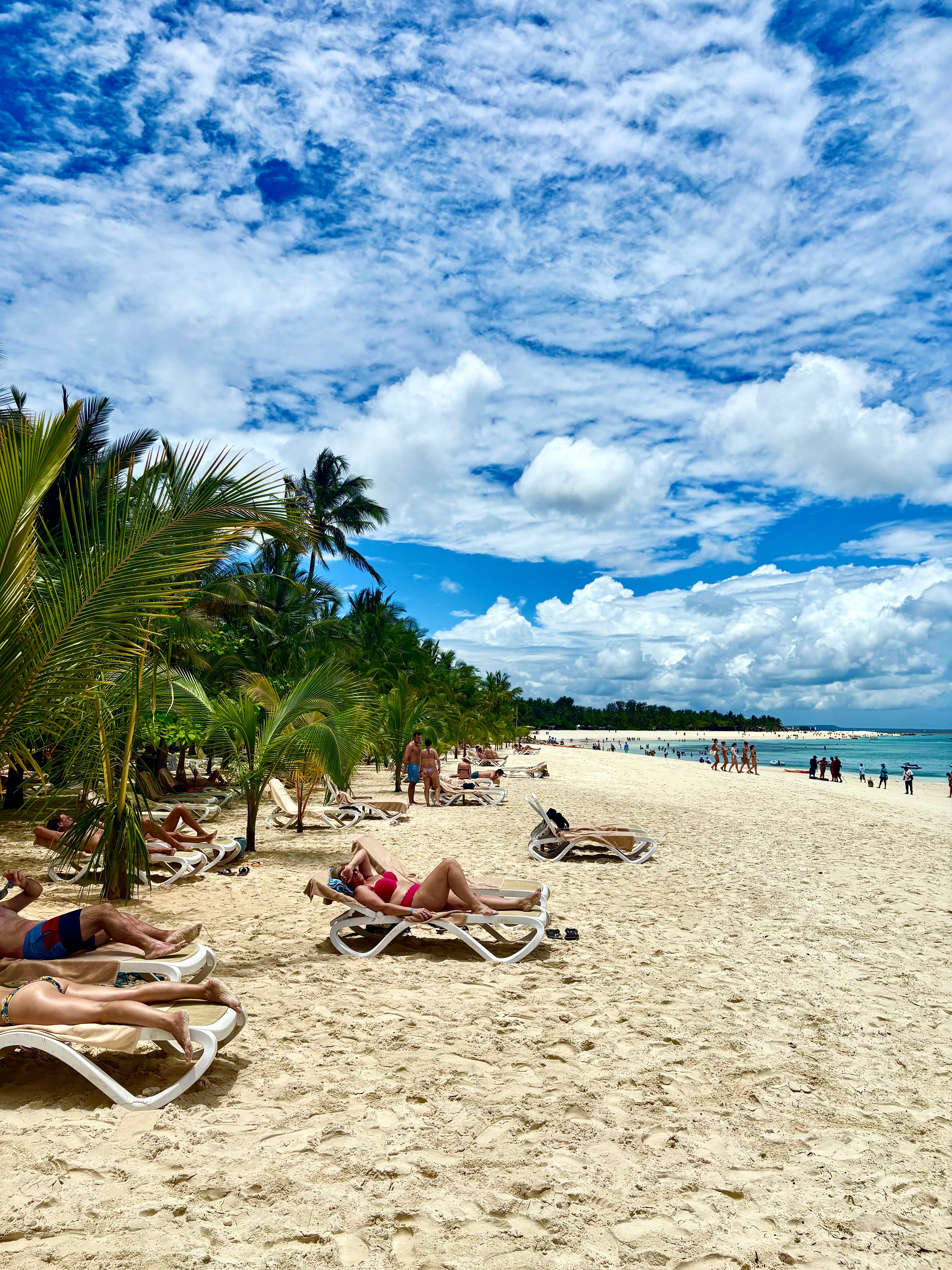 Hotel Riu Jambo-泳池