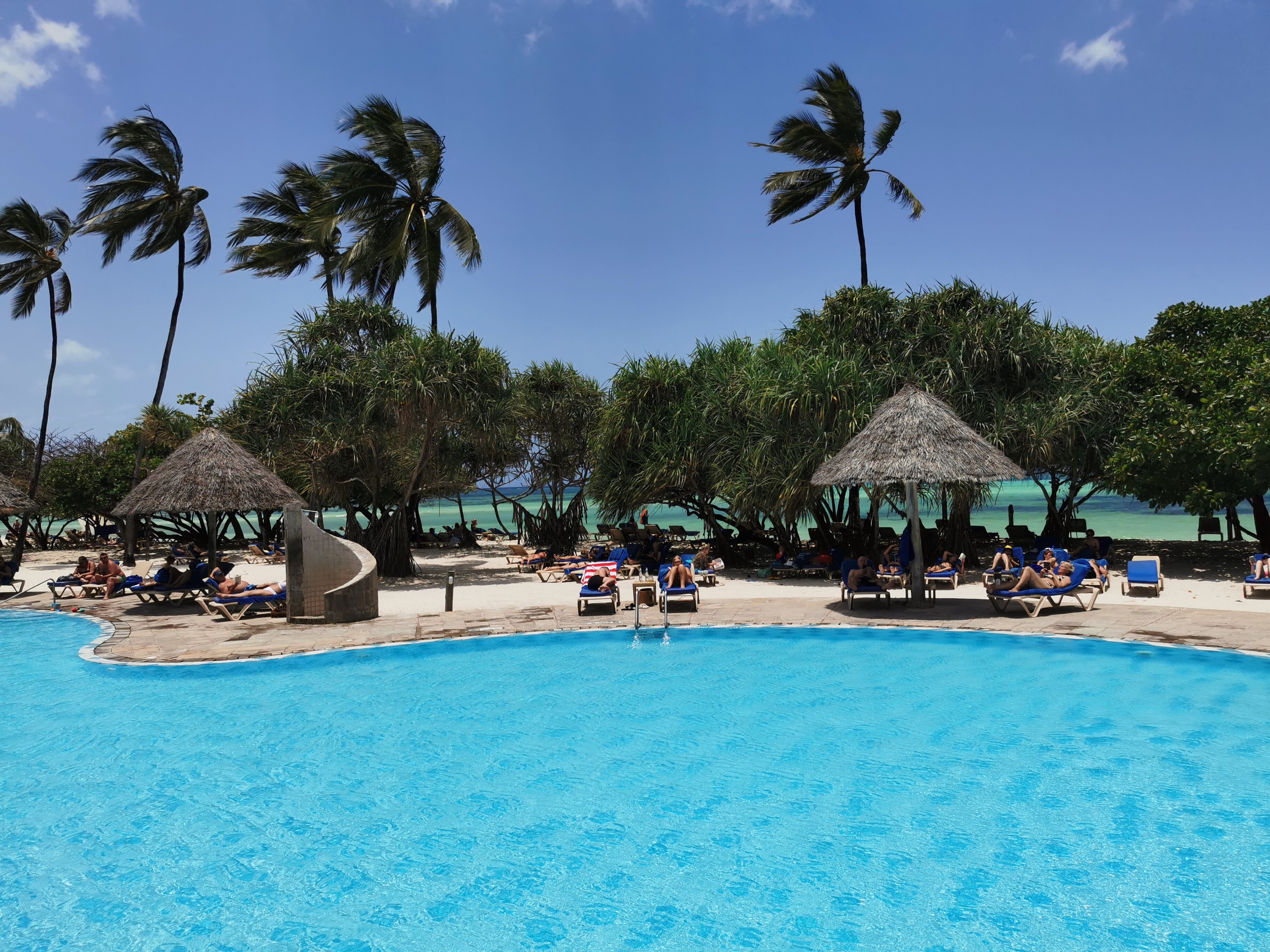 Neptune Pwani Beach Resort - Spa-泳池