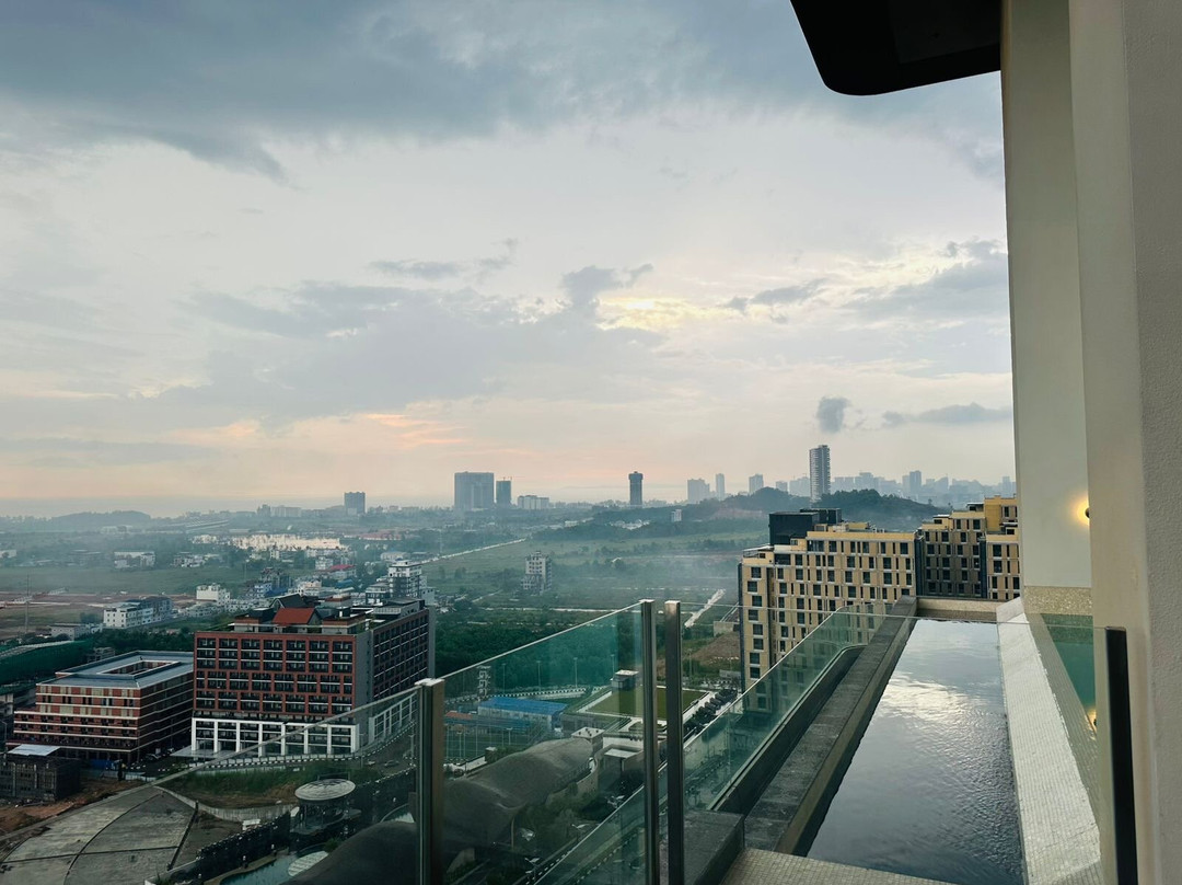 Arjuna Solitaire Hotel