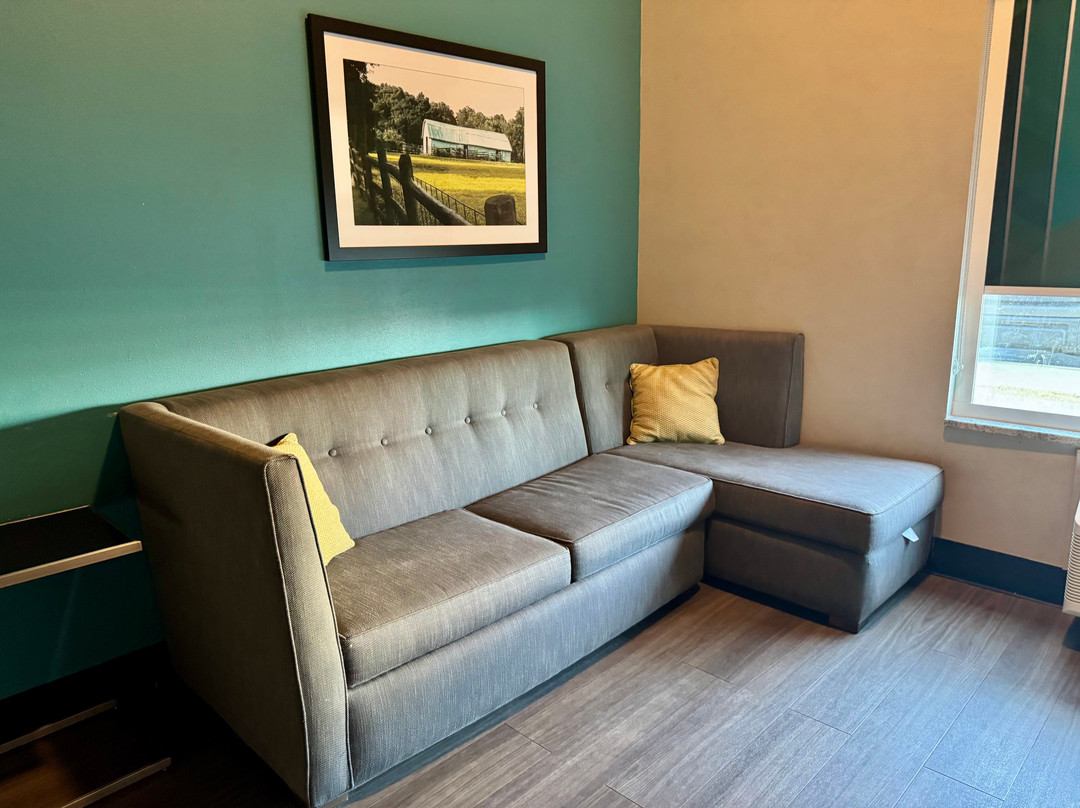 西孟斐斯拉昆塔温德姆套房酒店主图