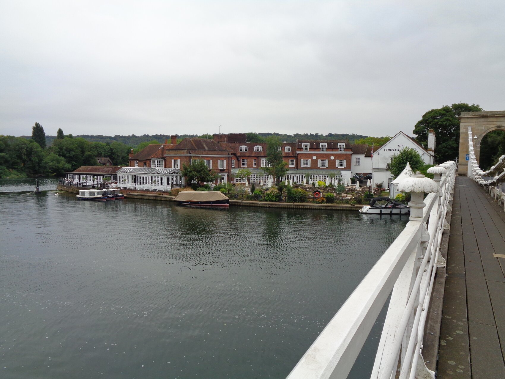 麦克唐纳泰晤垂纶酒店-官方