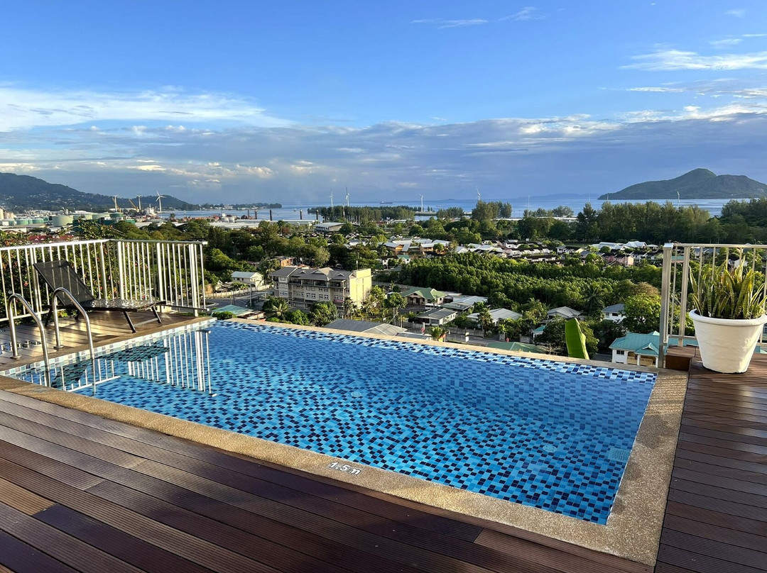 The Ridge Residence主图