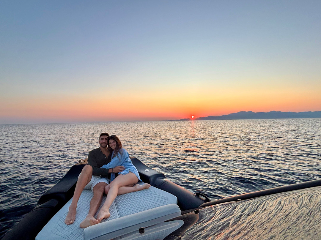 Andros Cruises & Day Trips to Cyclades-Batsi必去景点