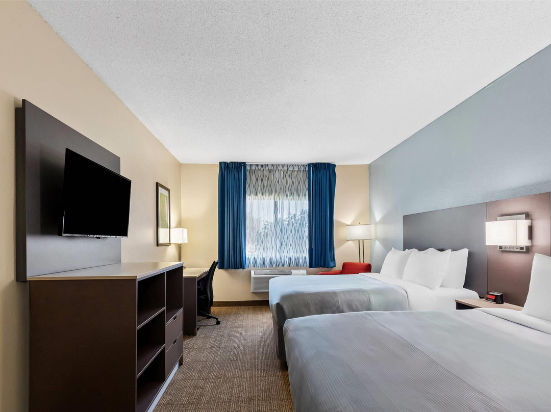 Quality Inn & Suites Springfield Southwest Near I-72