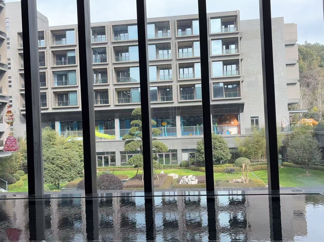 宁波东钱湖康得思酒店主图