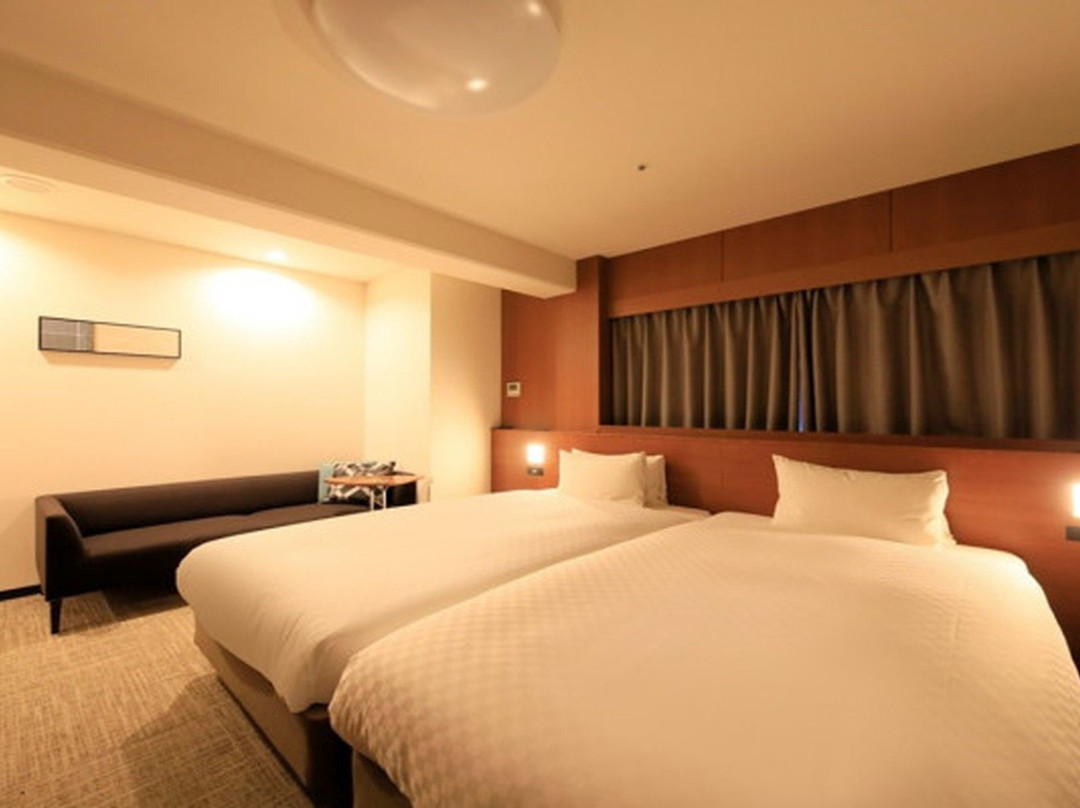 东大阪里士满酒店