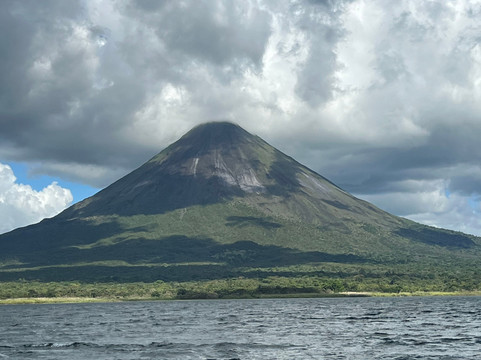 Volcano Watersports. Wakeboard, Wakesurf, Waterski, Tubing.-福德圣卡洛斯必去景点