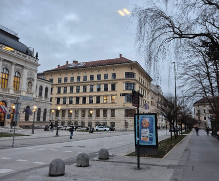 Urban (Electric Train)-卢布尔雅那必去景点