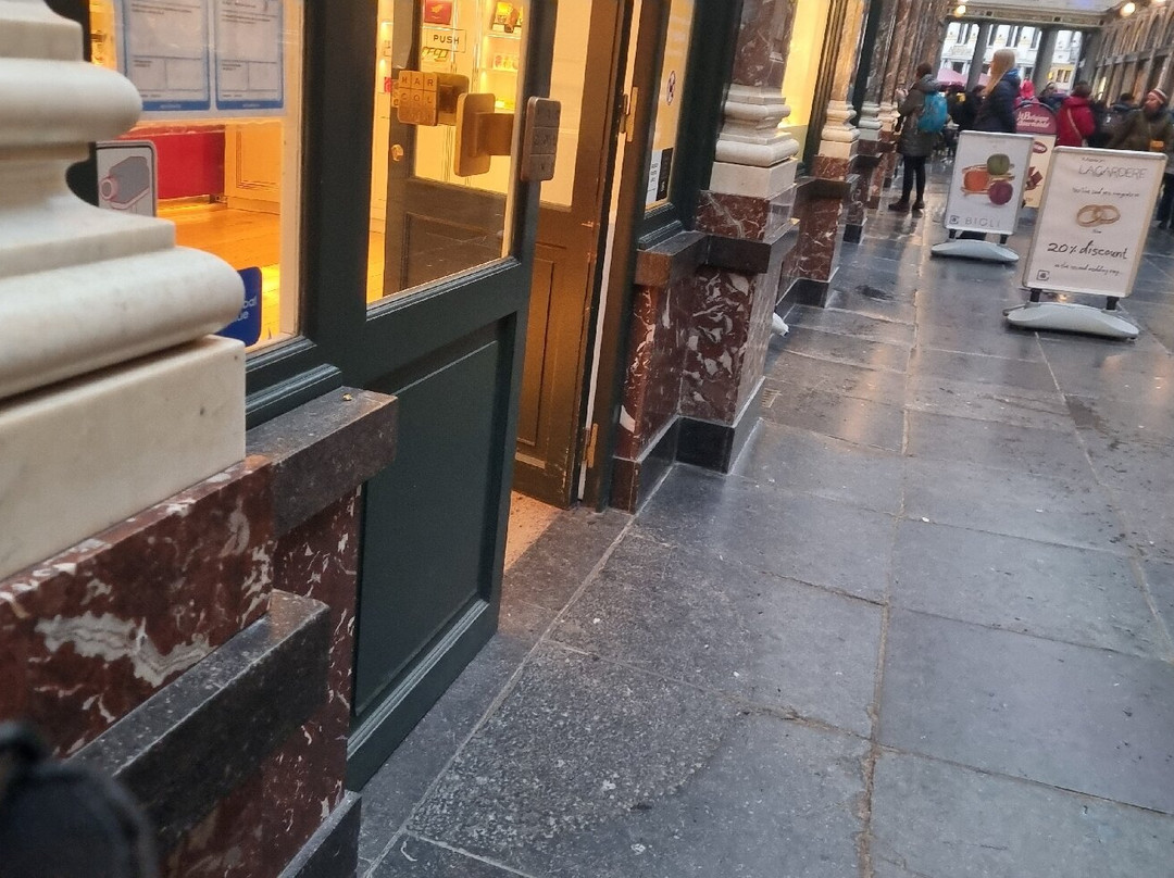 比马诺斯酒店主图