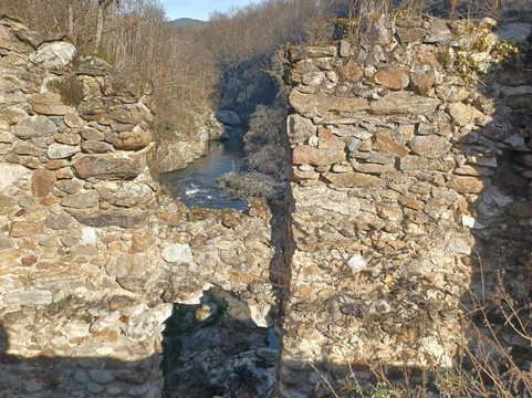 Pont du Diable-Montoulieu必去景点