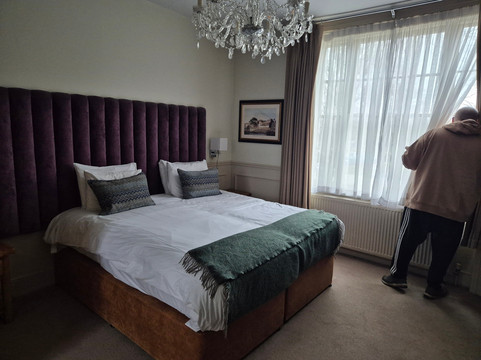 塔尔博特旅馆主图