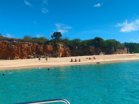 Boat Serenity-Baie Nettle必去景点