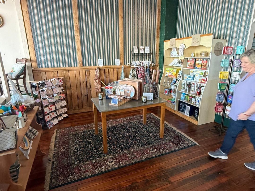 Rocking Horse Emporium-Warm Springs必去景点