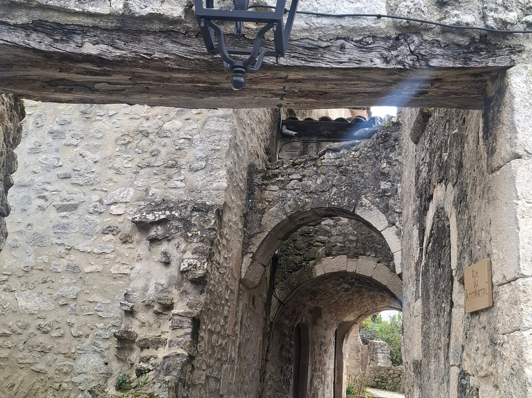 Chateau des Hospitaliers-Le Poet-Laval必去景点