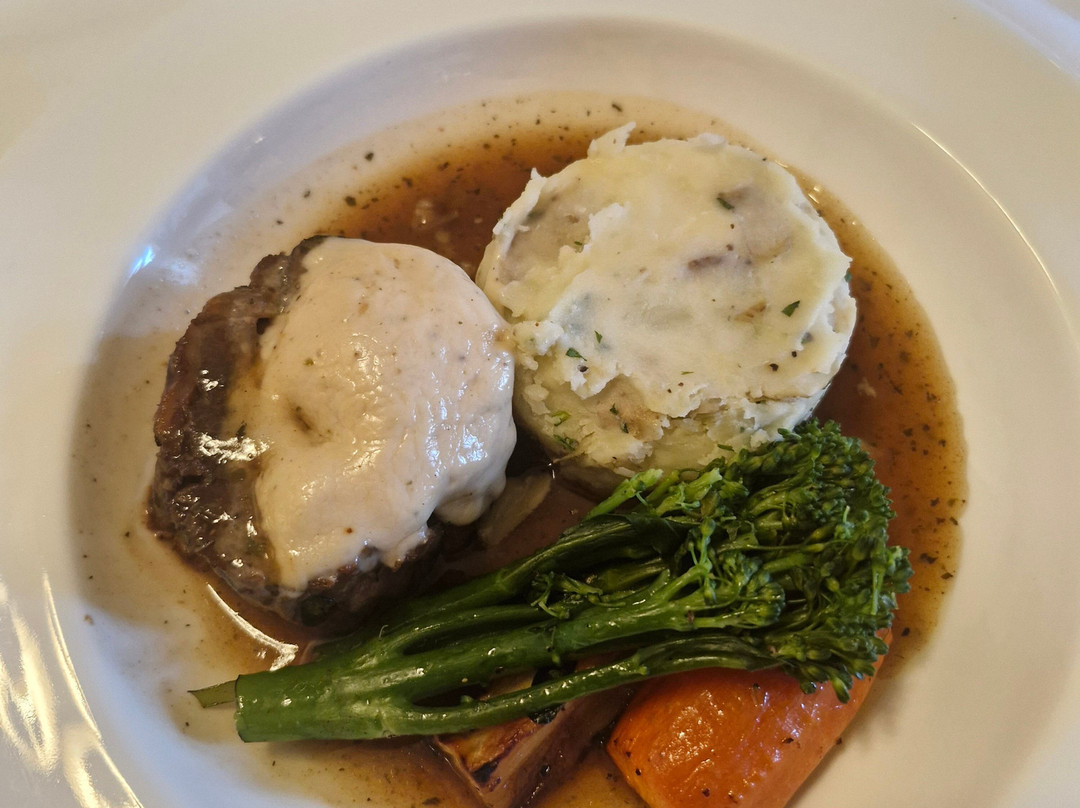 修道士冲击平原乡村别墅酒店主图