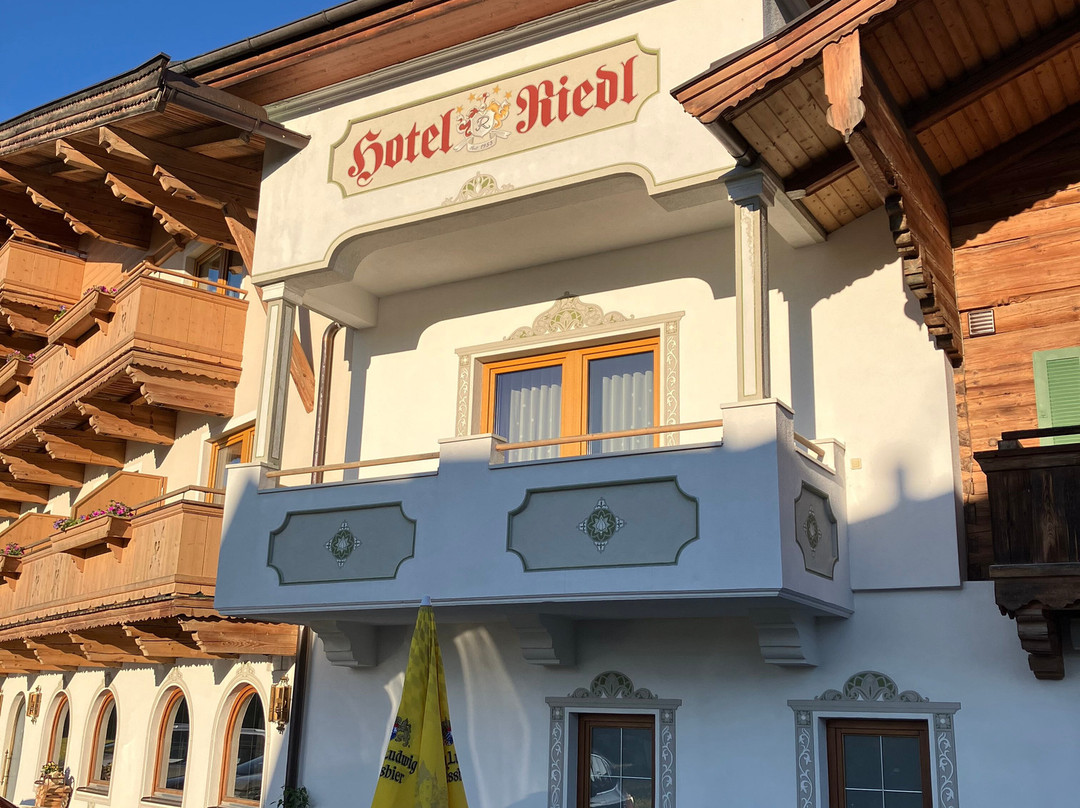 里德尔酒店主图
