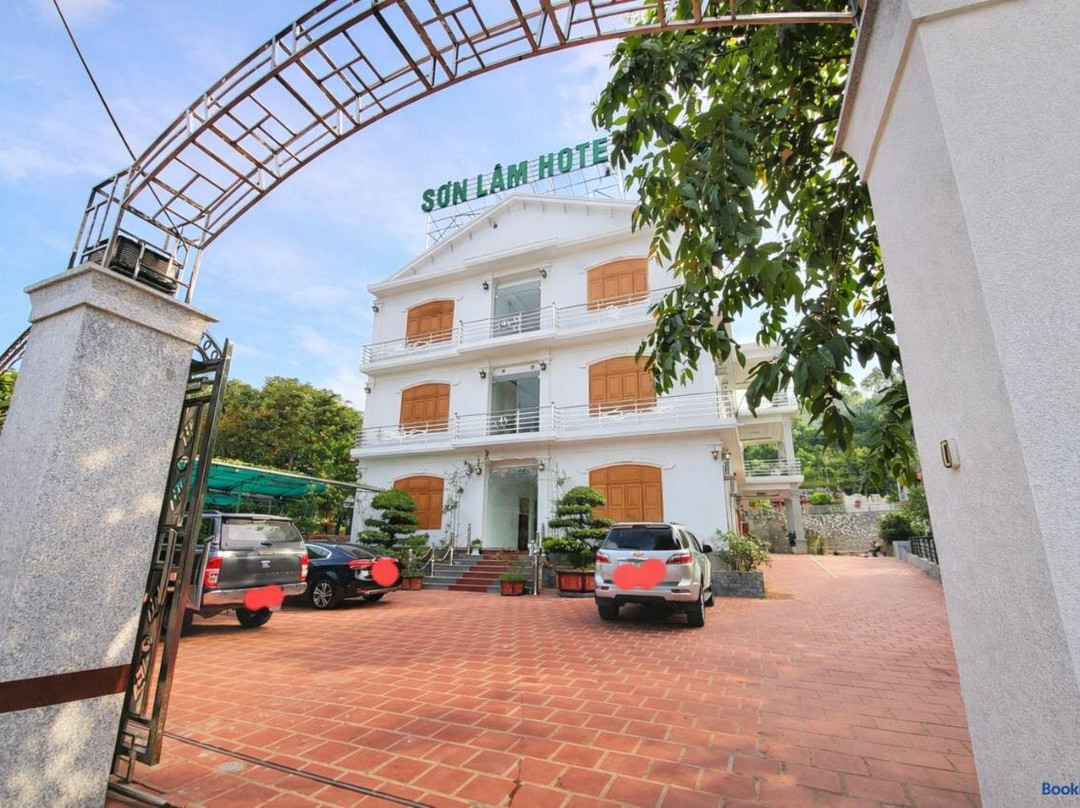 Grad Son Lam Hotel