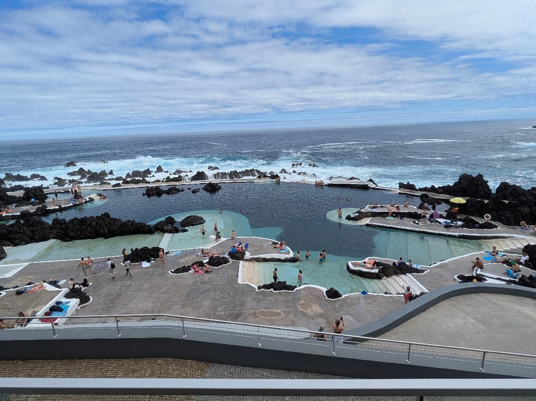 Porto Moniz Natural Swimming Pools-莫尼什港必去景点
