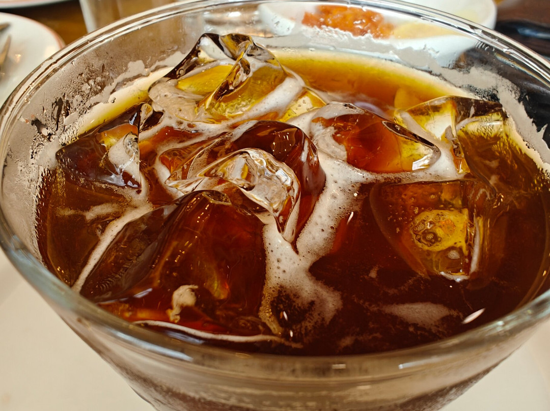 雅阁普度切里酒店主图
