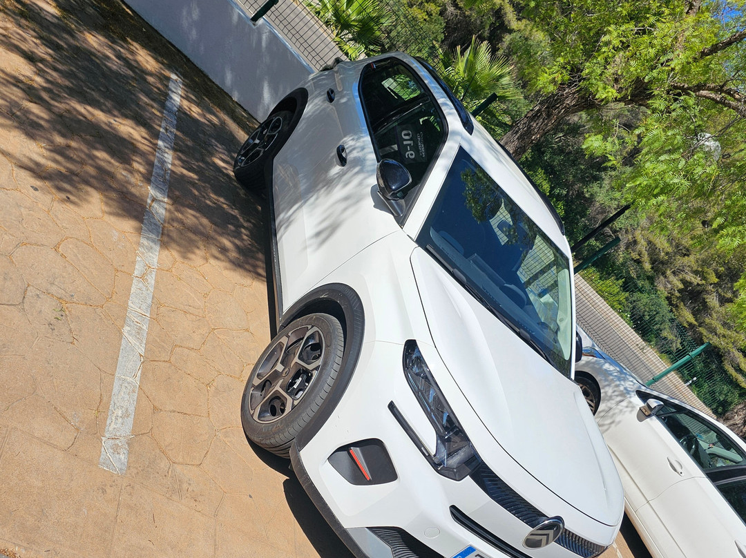 Rent A Car Autos Custodia-帕格拉必去景点