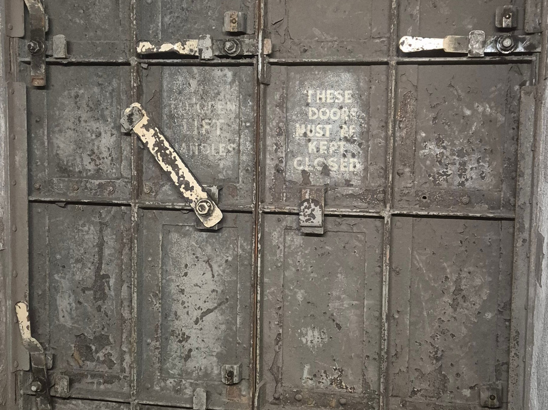 Edinburgh Nuclear Bunker Tour-爱丁堡必去景点