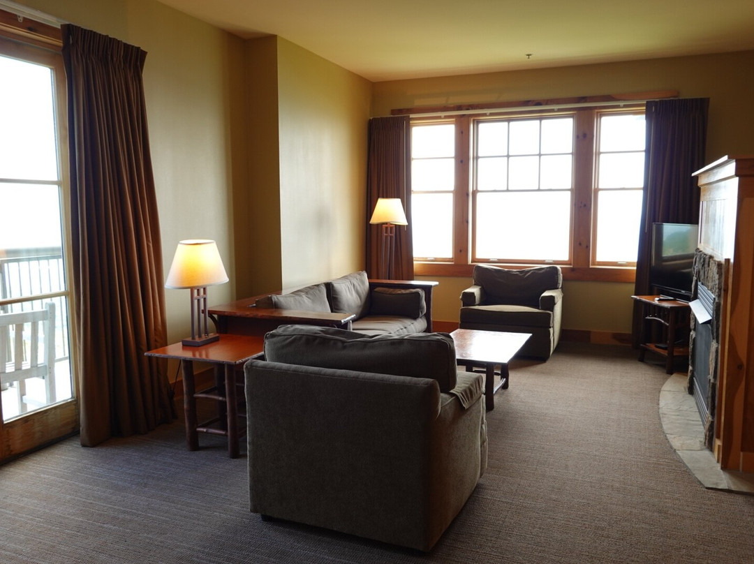 The Lodge at Mount Magazine主图