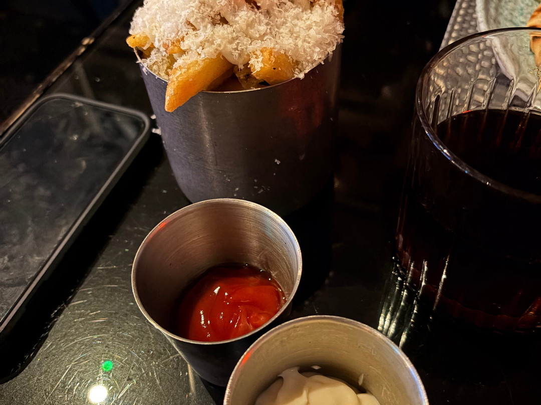 瑞丁马尔迈松酒店主图
