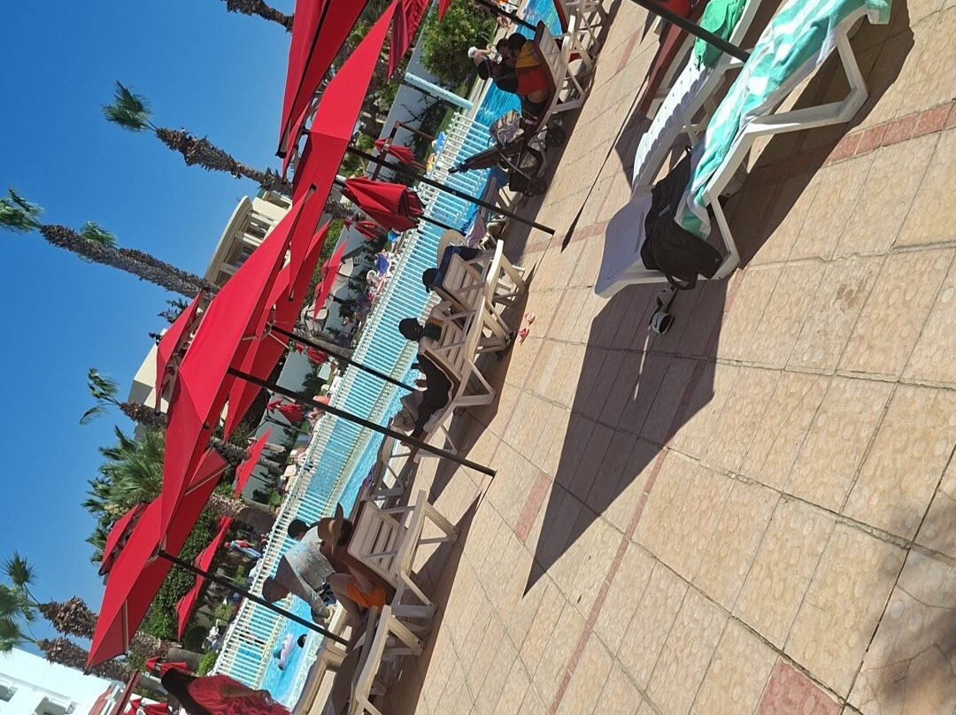 胡达亚斯曼酒店主图