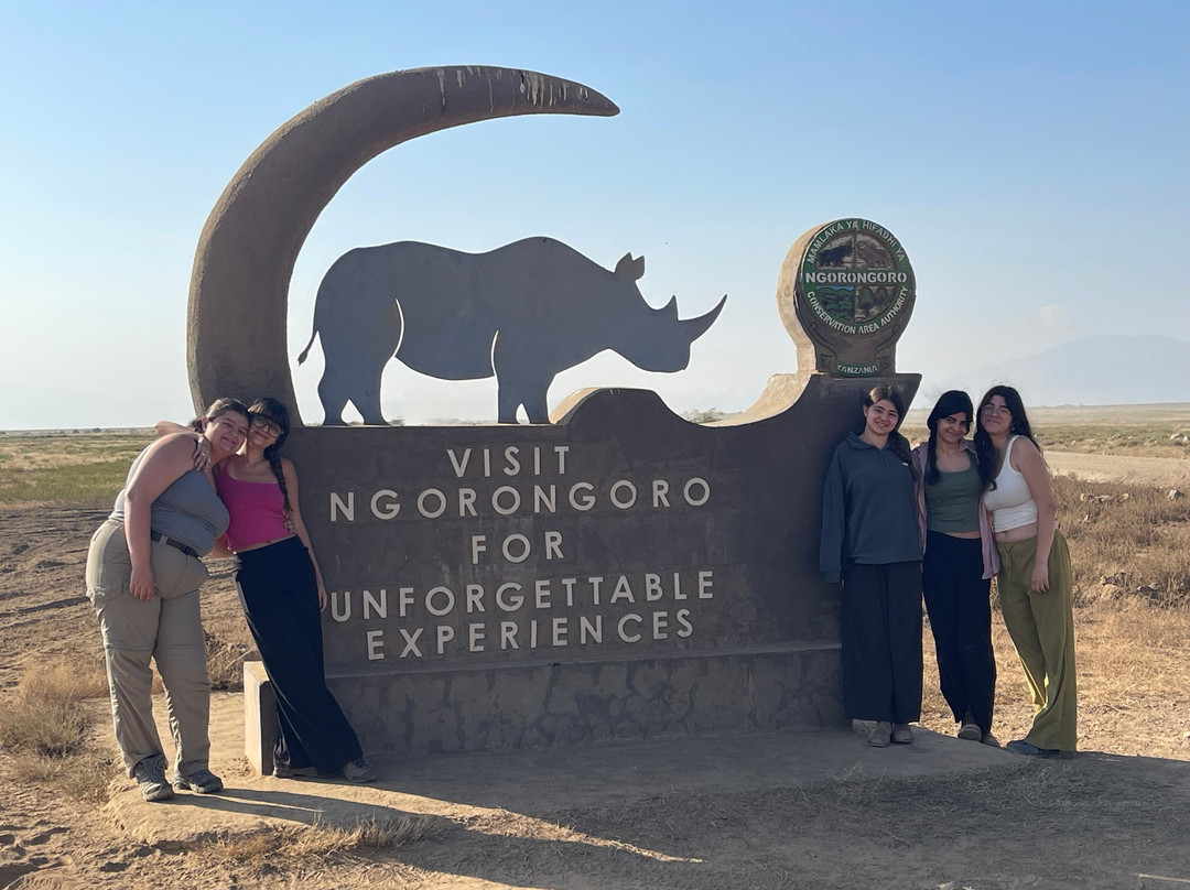 African Travel Tour-阿鲁沙国家公园必去景点