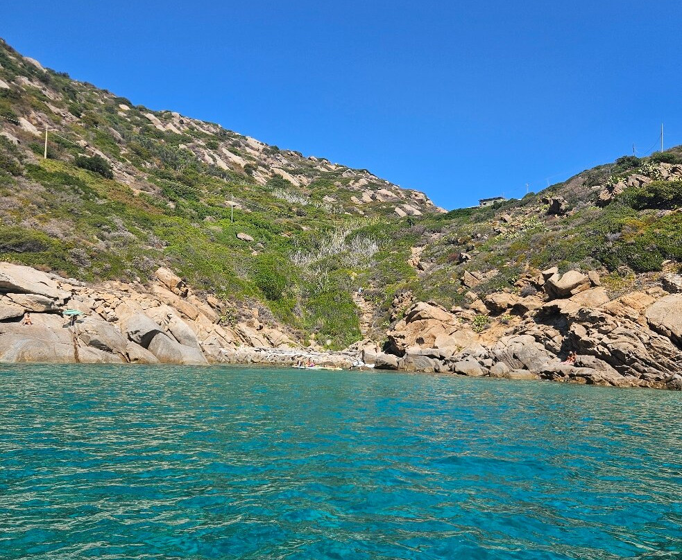 Cala dello Smeraldo-Isola del Giglio必去景点
