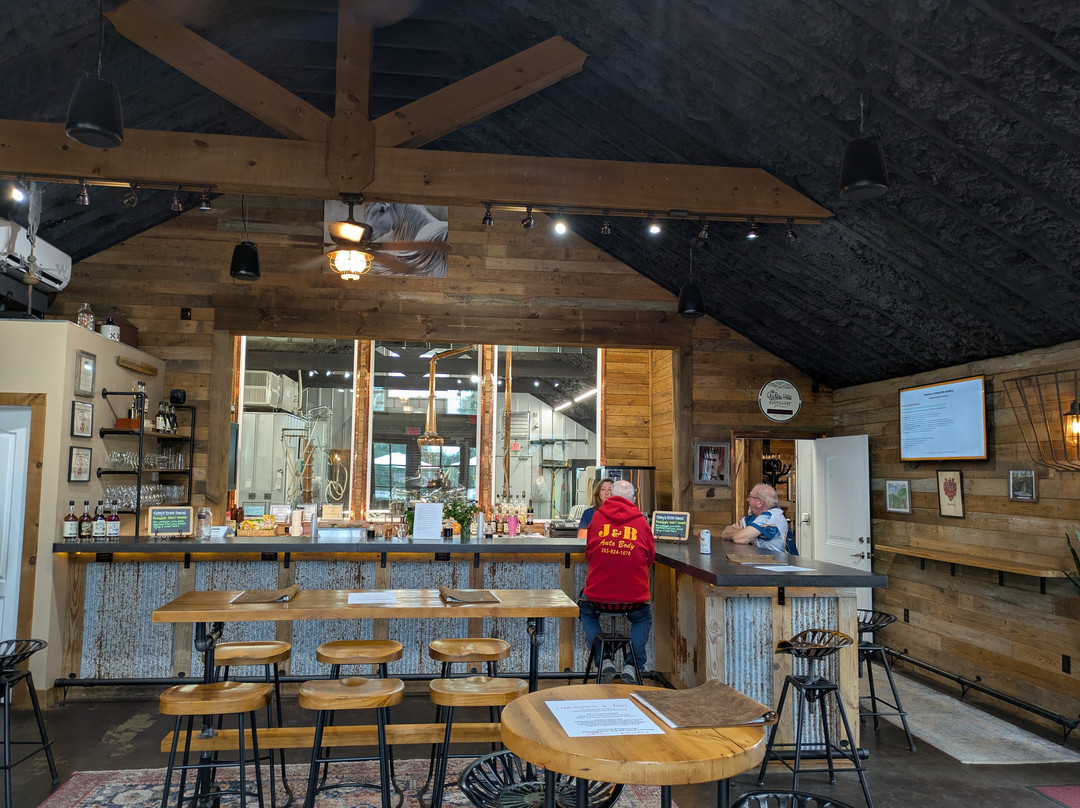 White Hills Distillery-谢尔顿必去景点