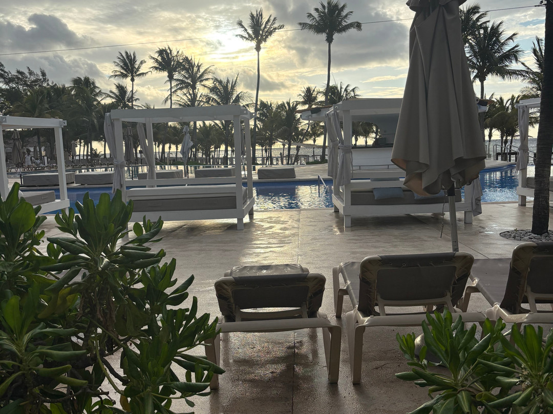 The Fives Beach Hotel & Residences主图