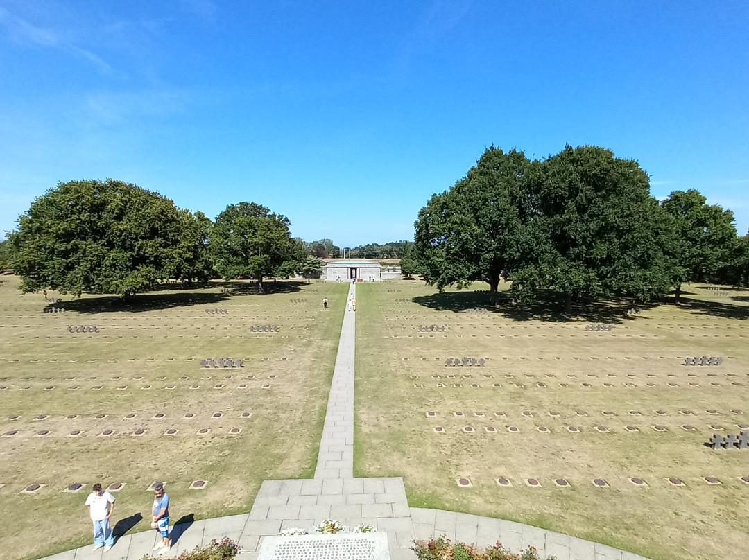 La Cambe German War Cemetery-La Cambe必去景点